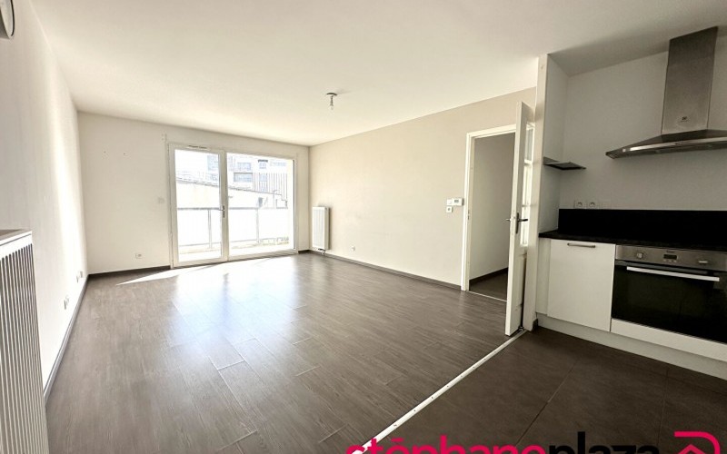 Photo 1 de l'annonce : appartement-3-pieces-64-m2-splaza-1916121261-6